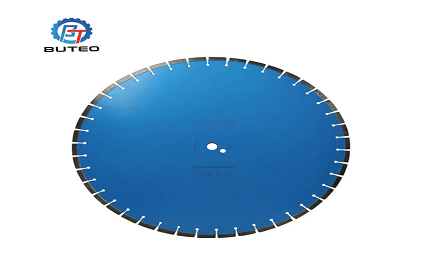 The Importance of Saw Blade Size and Thickness in Concrete Demo Saw Blades