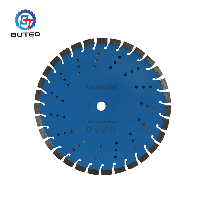 Arix shape segments blade